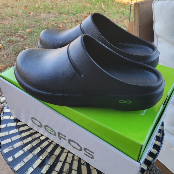 Nurse clogs oofos black USA size 8w - Picture 2 of 5